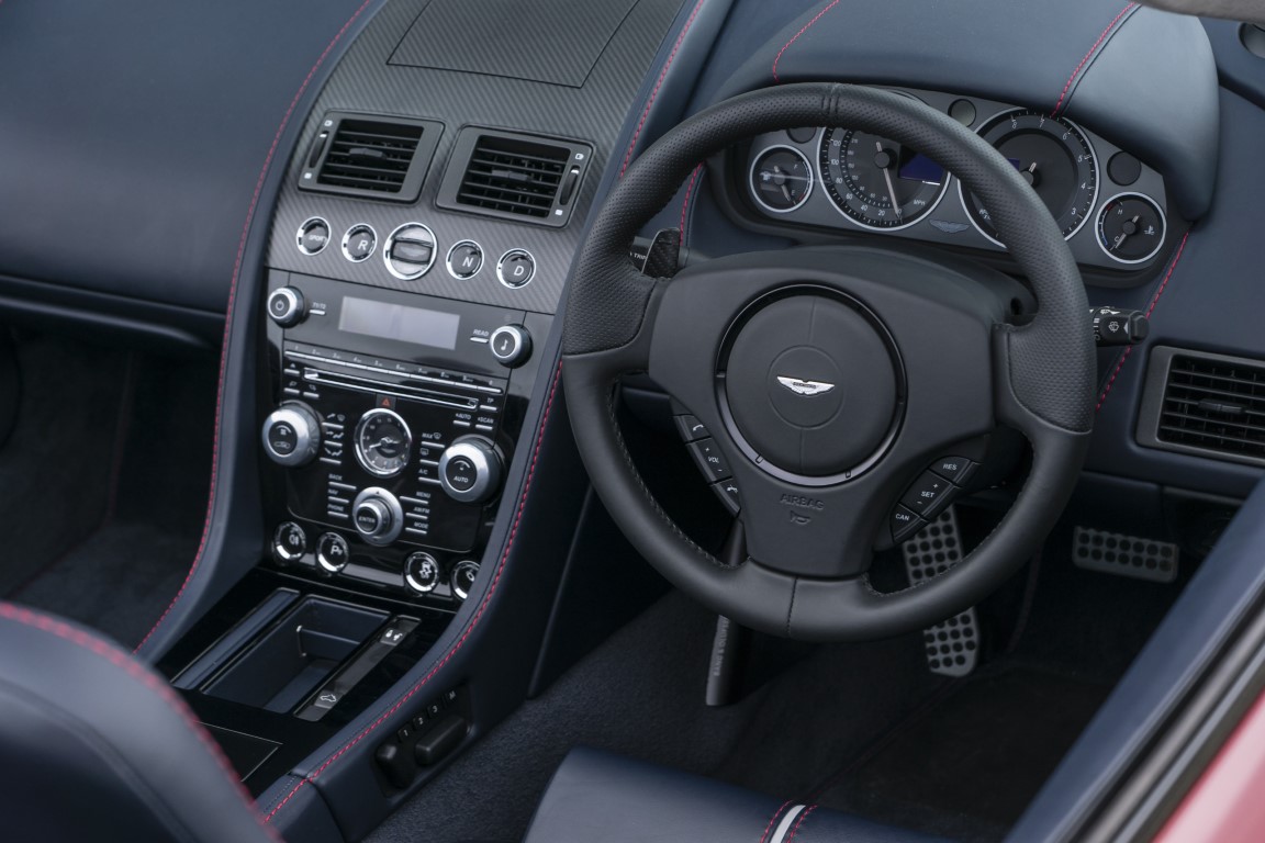 Aston Martin Vantage V12 Roadster Roadster S (Automatic)